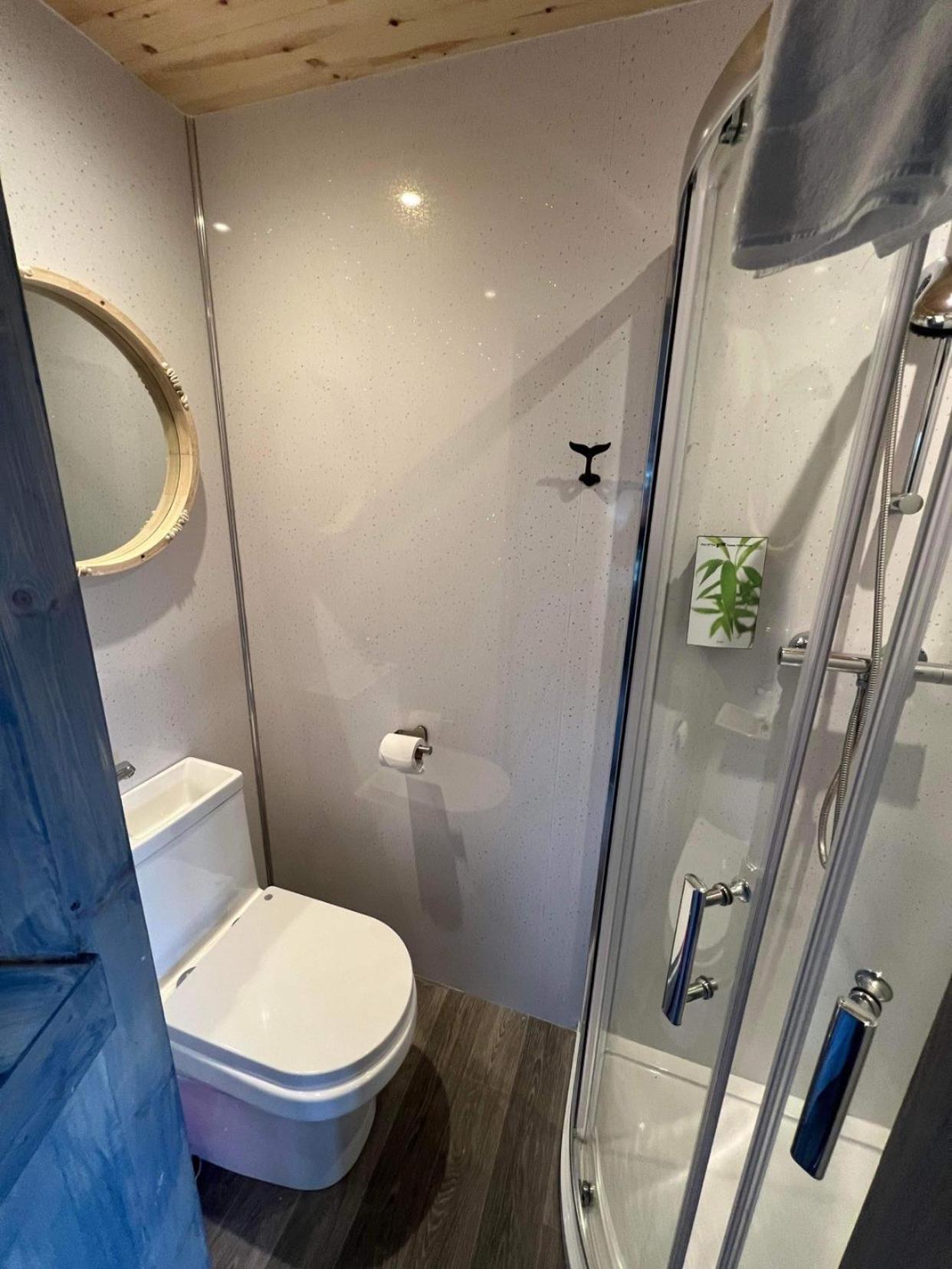 Gulliver'S Valley, M1, Jct 31 Rotherham Room photo